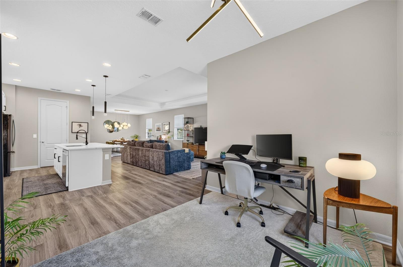 9202 MERLON DR