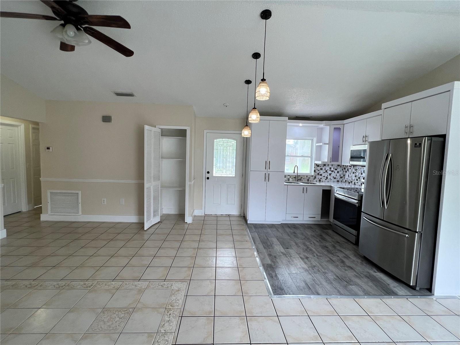 6 E THRUSH ST