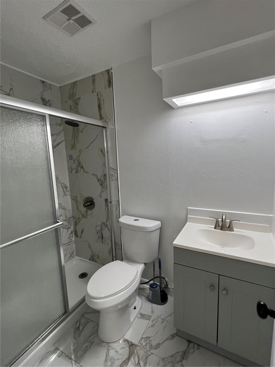 6 E THRUSH ST