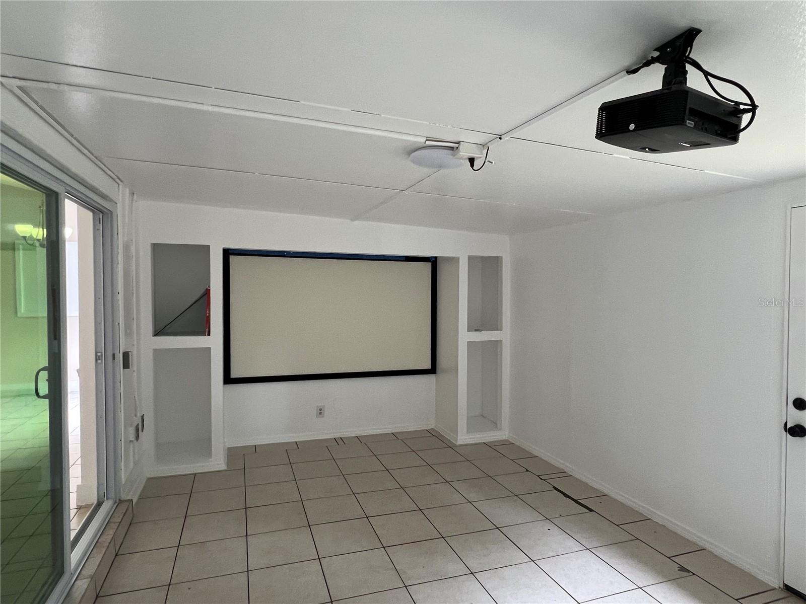 6 E THRUSH ST