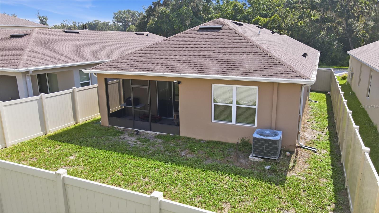 324 GINA LN