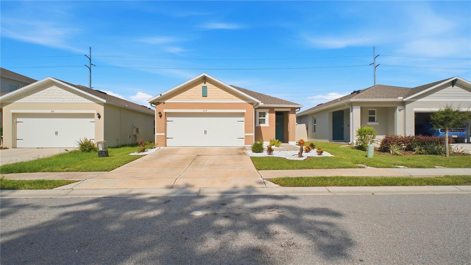 324 GINA LN