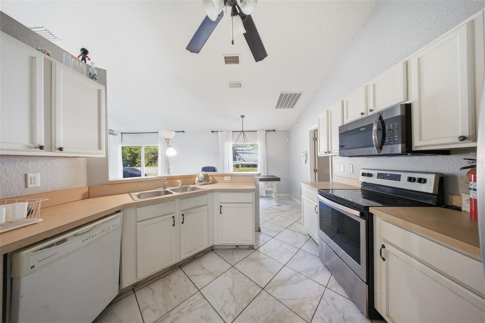 15962 SW 49TH COURT RD