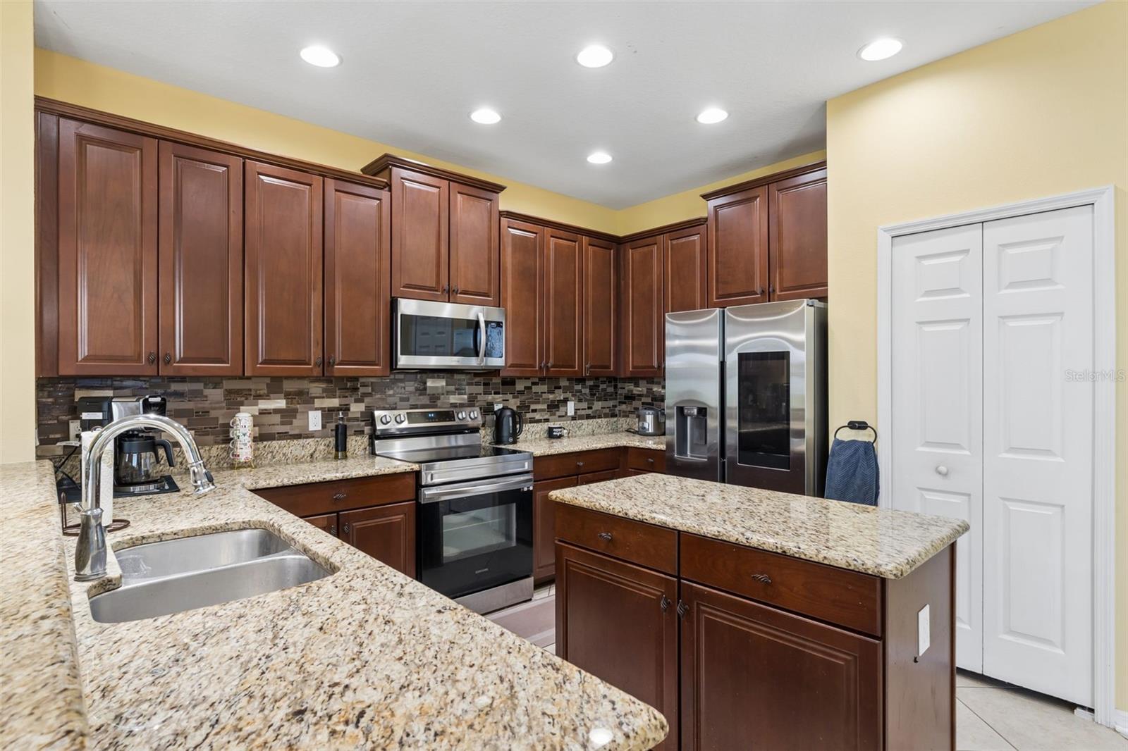 589 BLUE CYPRESS DR