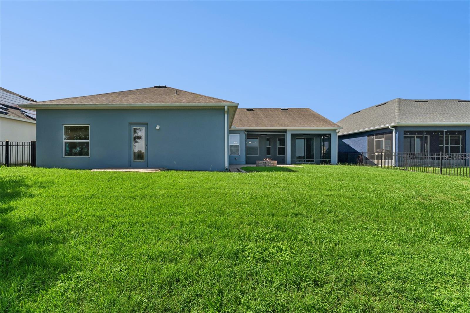 589 BLUE CYPRESS DR