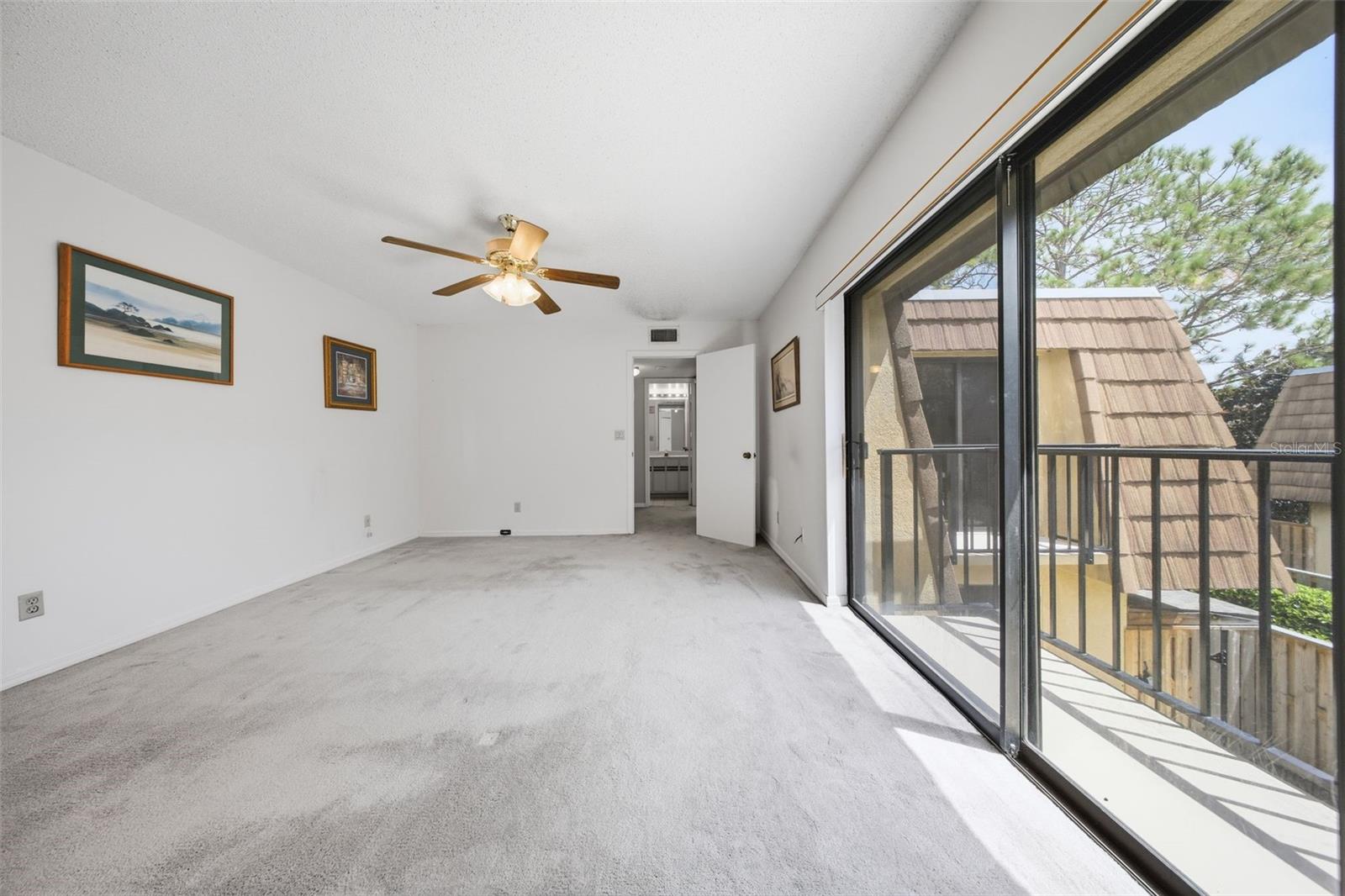 5256 CYPRESS CT #703