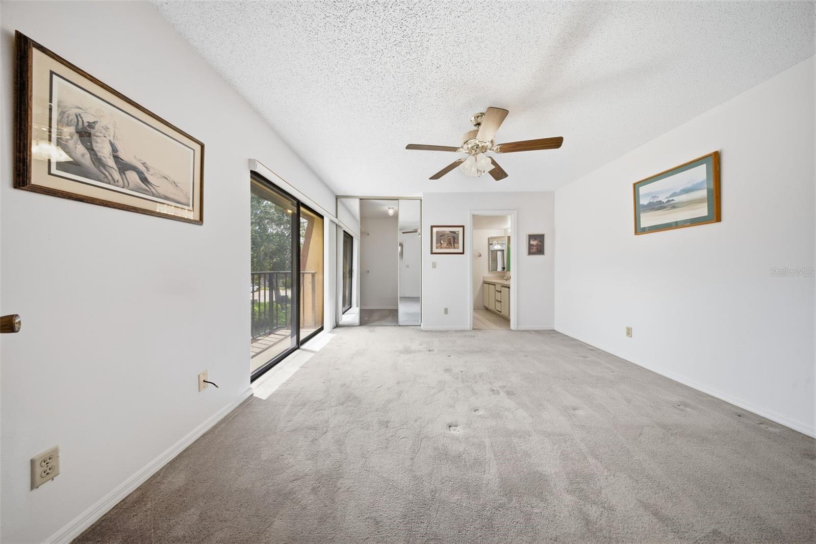 5256 CYPRESS CT #703