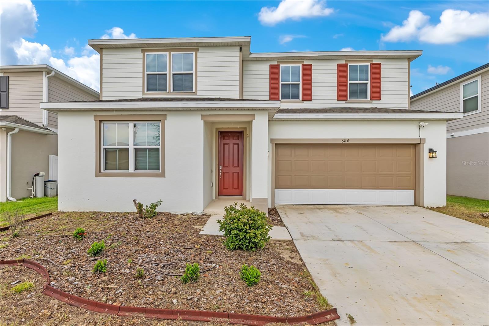 686 HERITAGE SQUARE DR