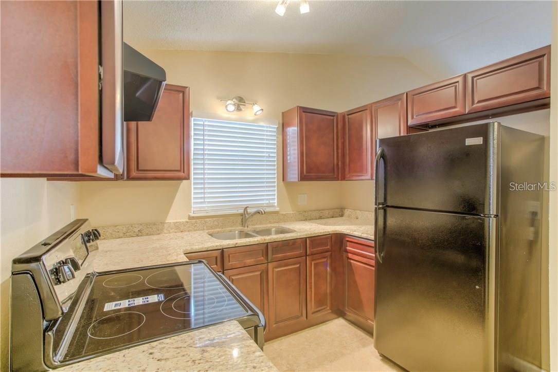 1003 W KALEY AVE #Apt 1