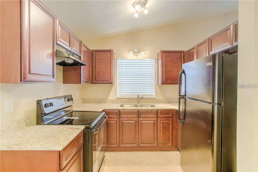 1003 W KALEY AVE #Apt 1