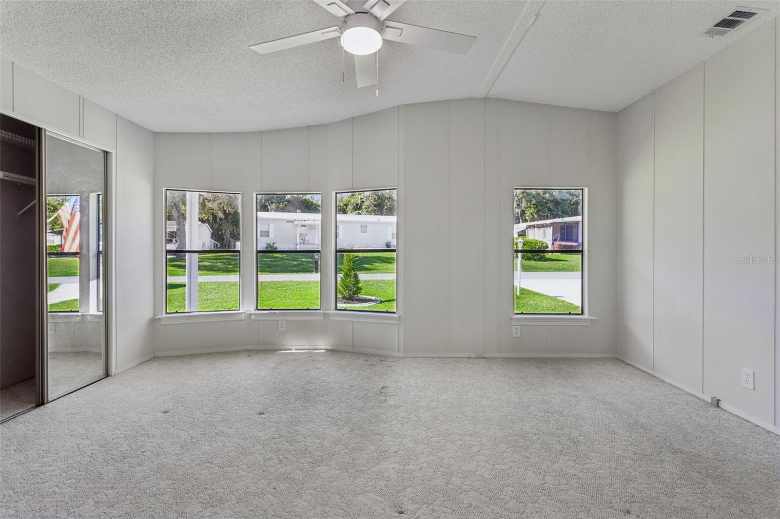 2595 E MONTE CT