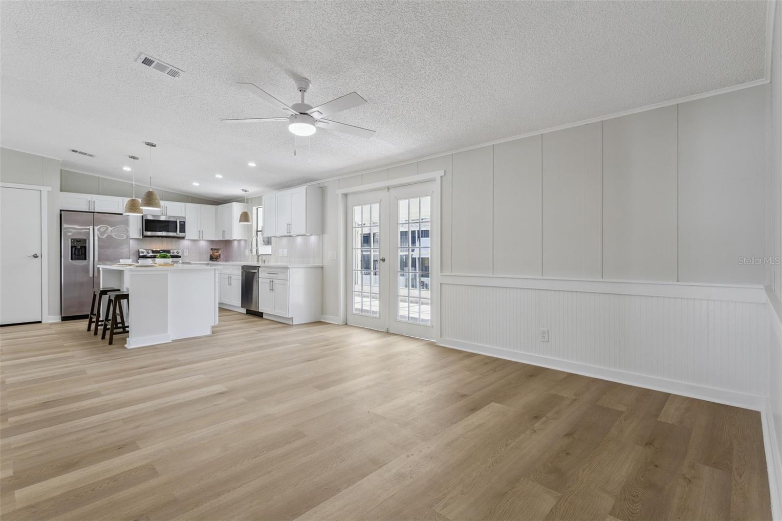 2595 E MONTE CT