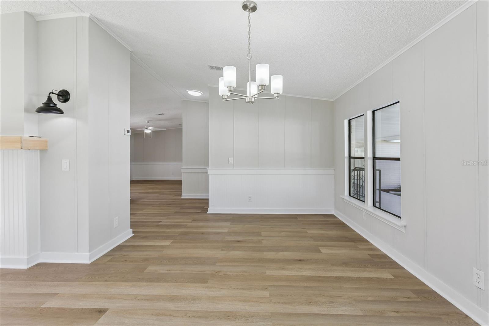 2595 E MONTE CT