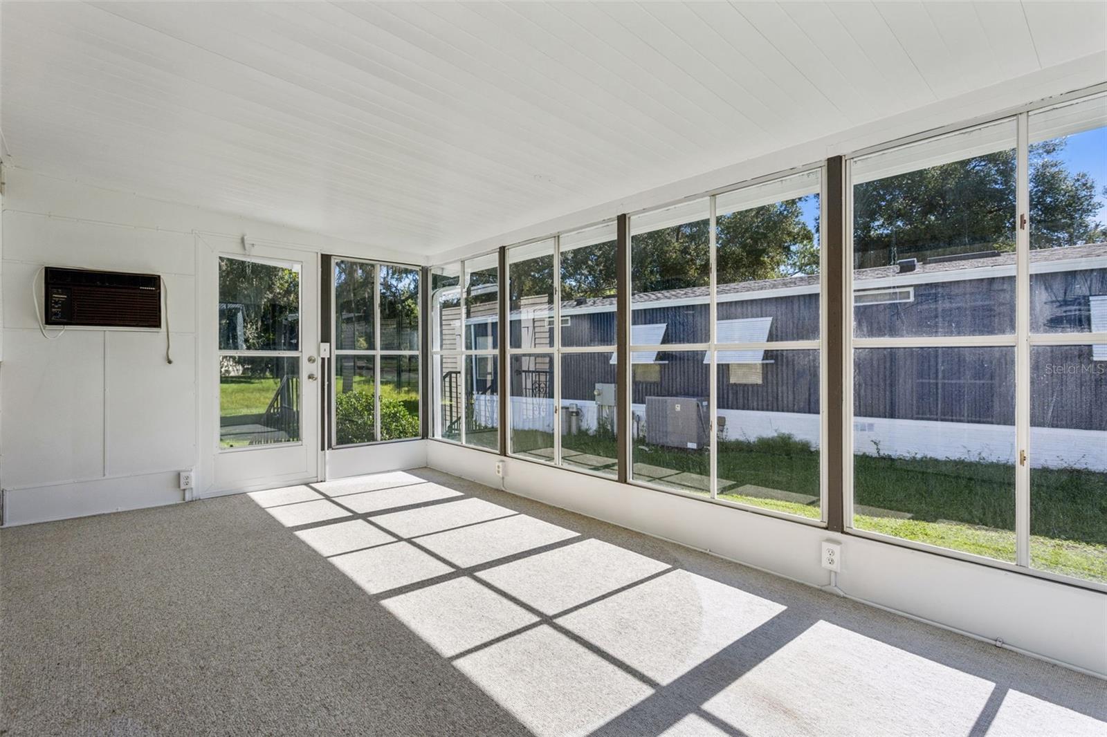 2595 E MONTE CT