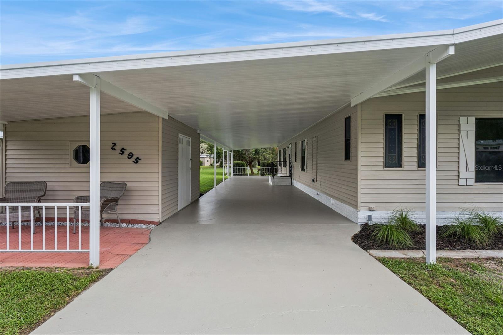 2595 E MONTE CT