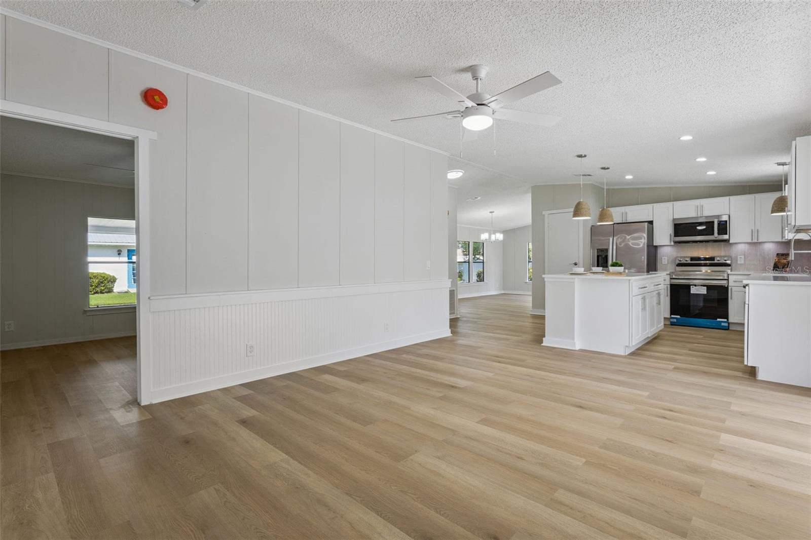 2595 E MONTE CT