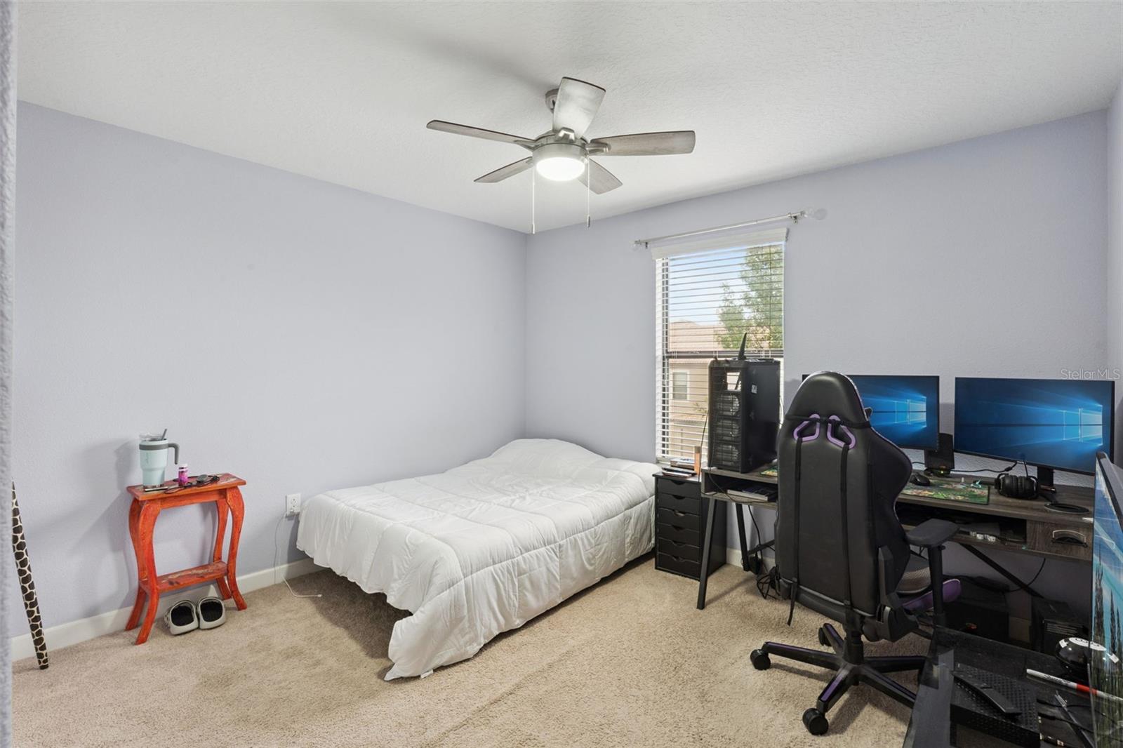 1319 GLENEAGLES LN