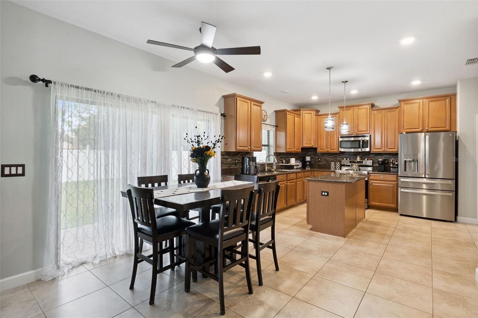 1319 GLENEAGLES LN