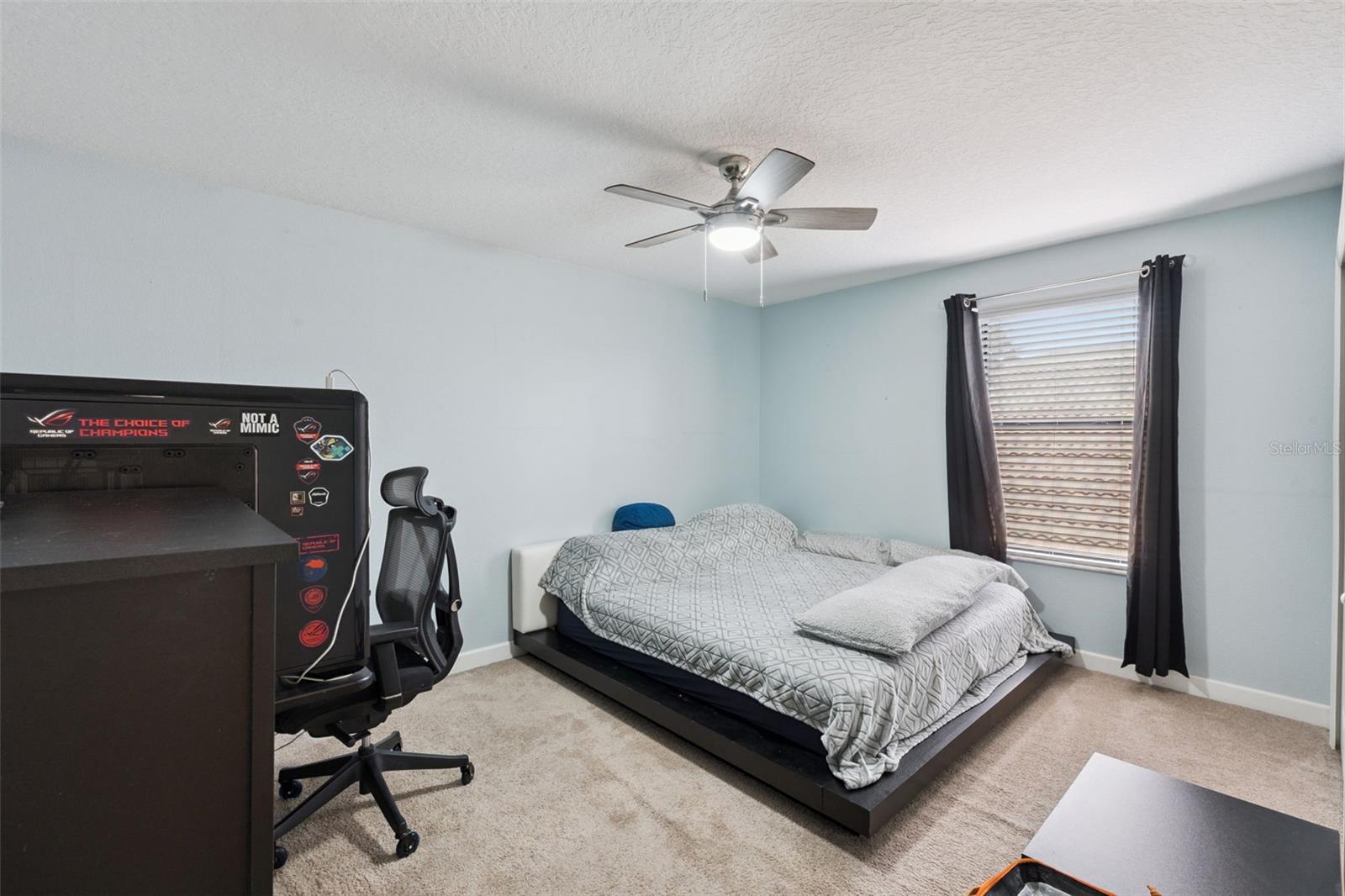 1319 GLENEAGLES LN
