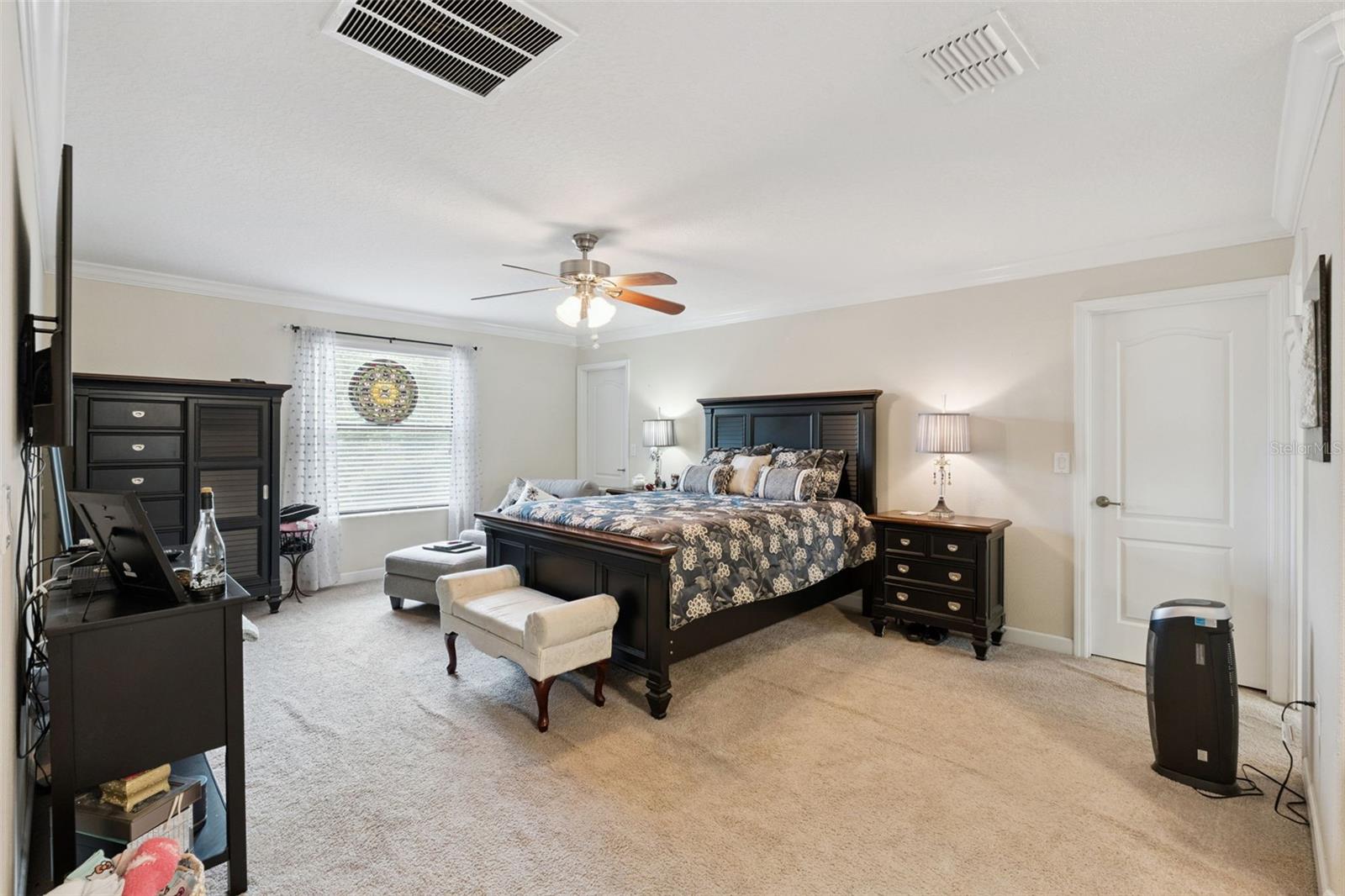 1319 GLENEAGLES LN