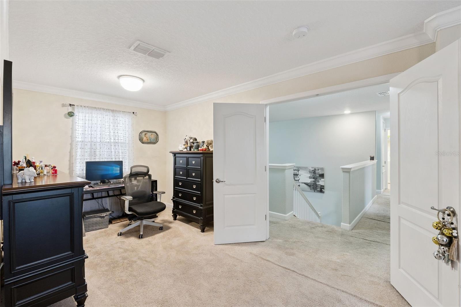1319 GLENEAGLES LN