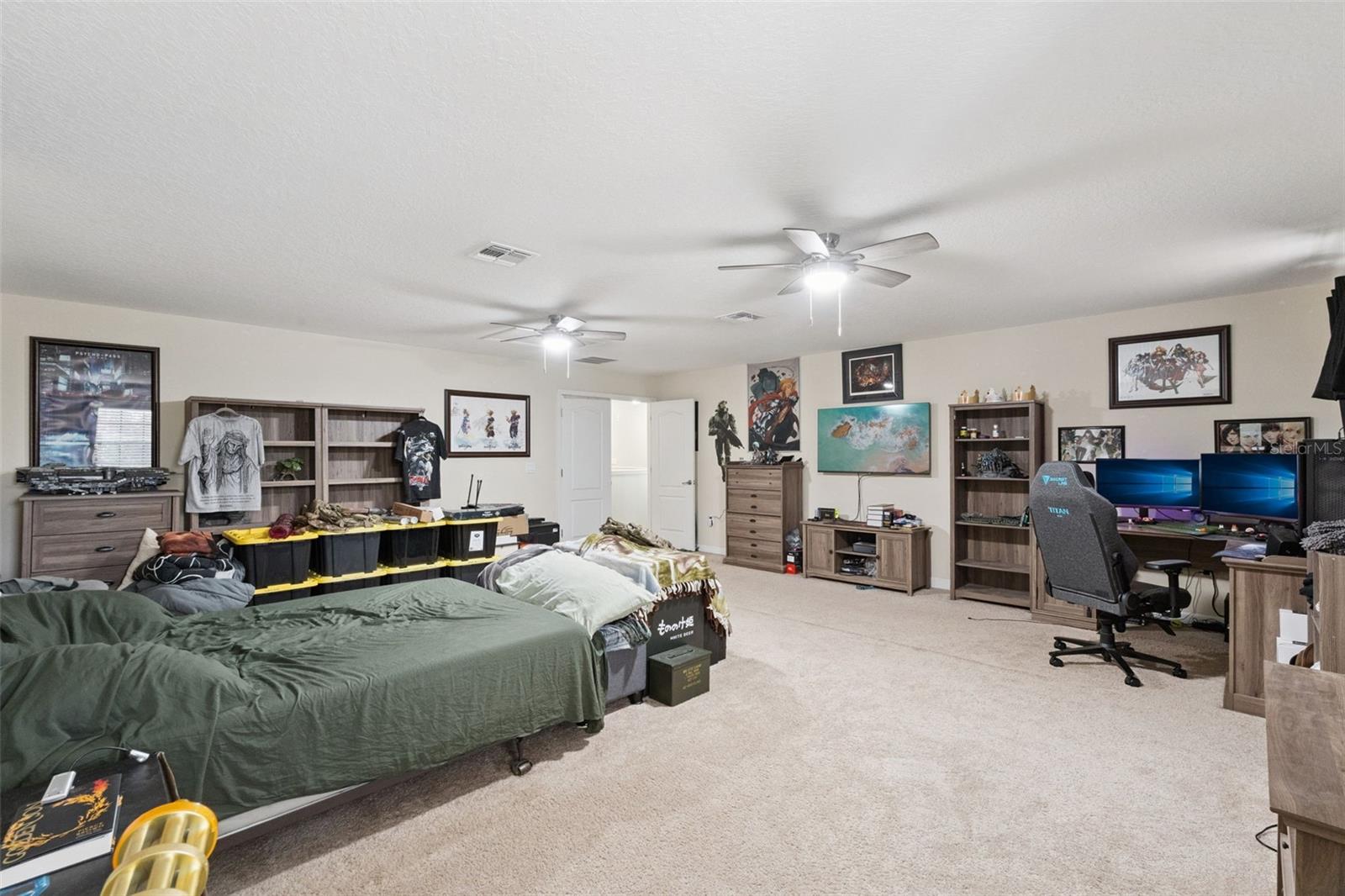 1319 GLENEAGLES LN