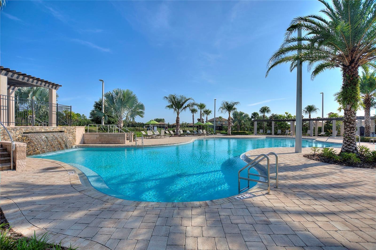 1319 GLENEAGLES LN