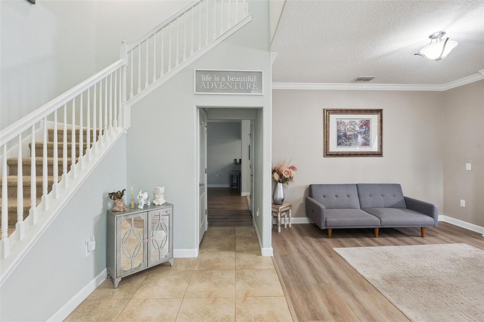 1319 GLENEAGLES LN