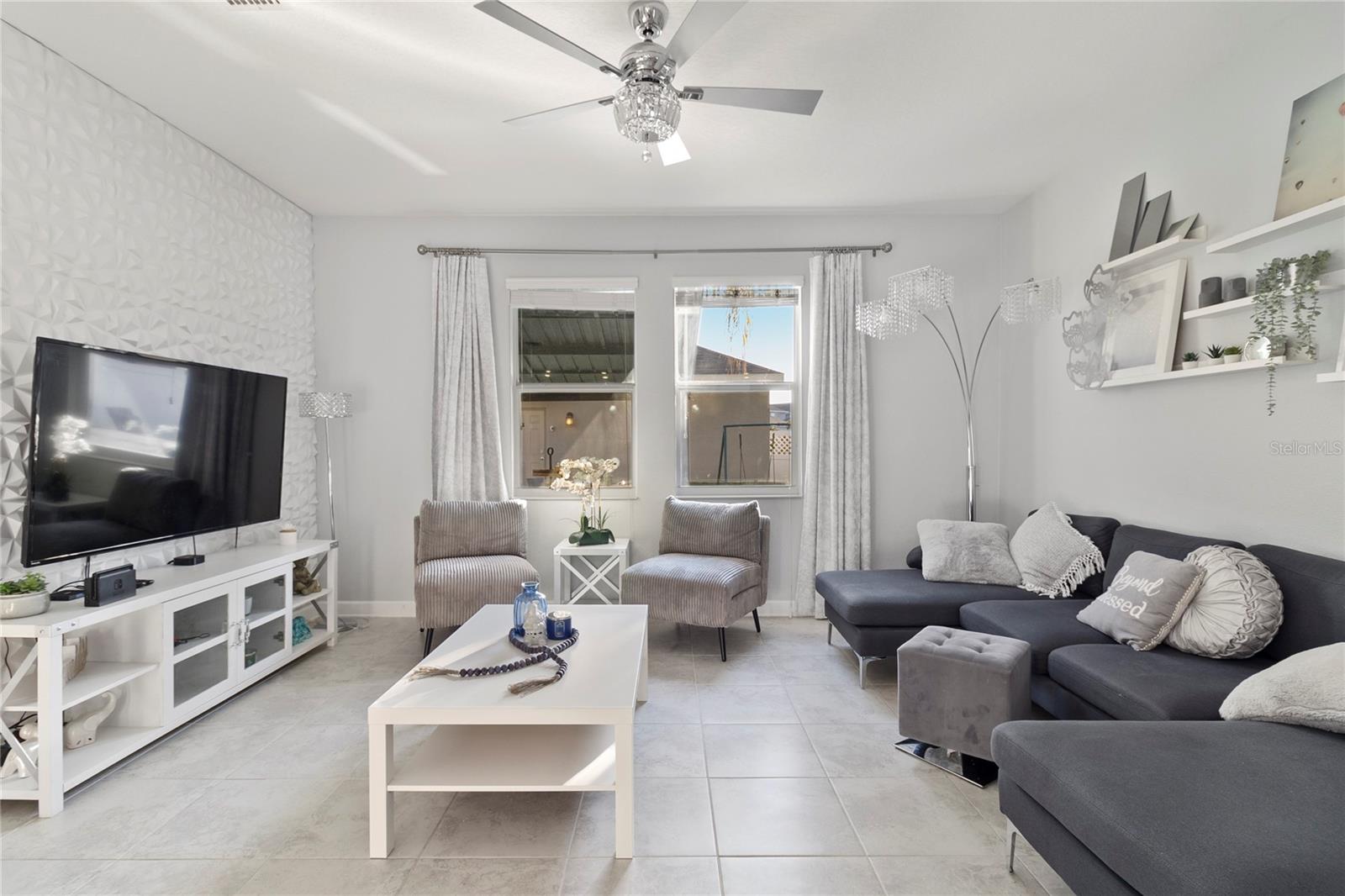 11049 VIGNETTE ALY