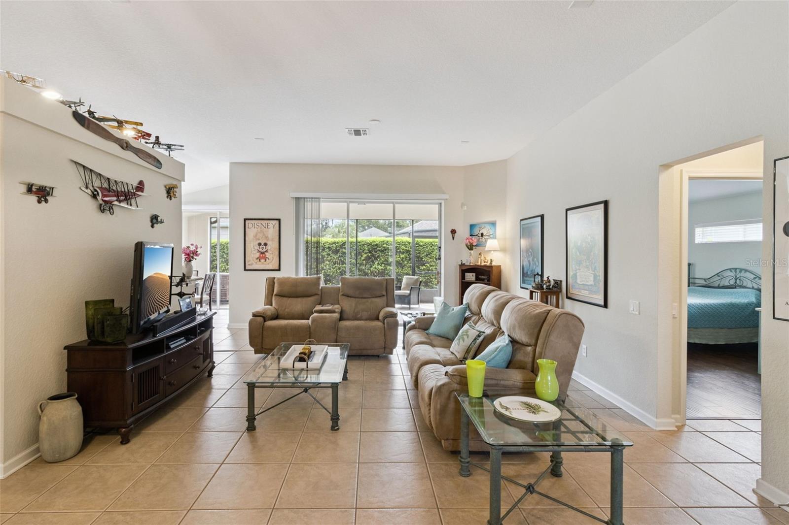 533 ARENA DR