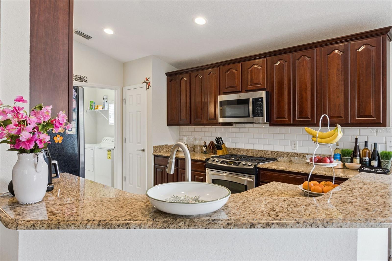 533 ARENA DR