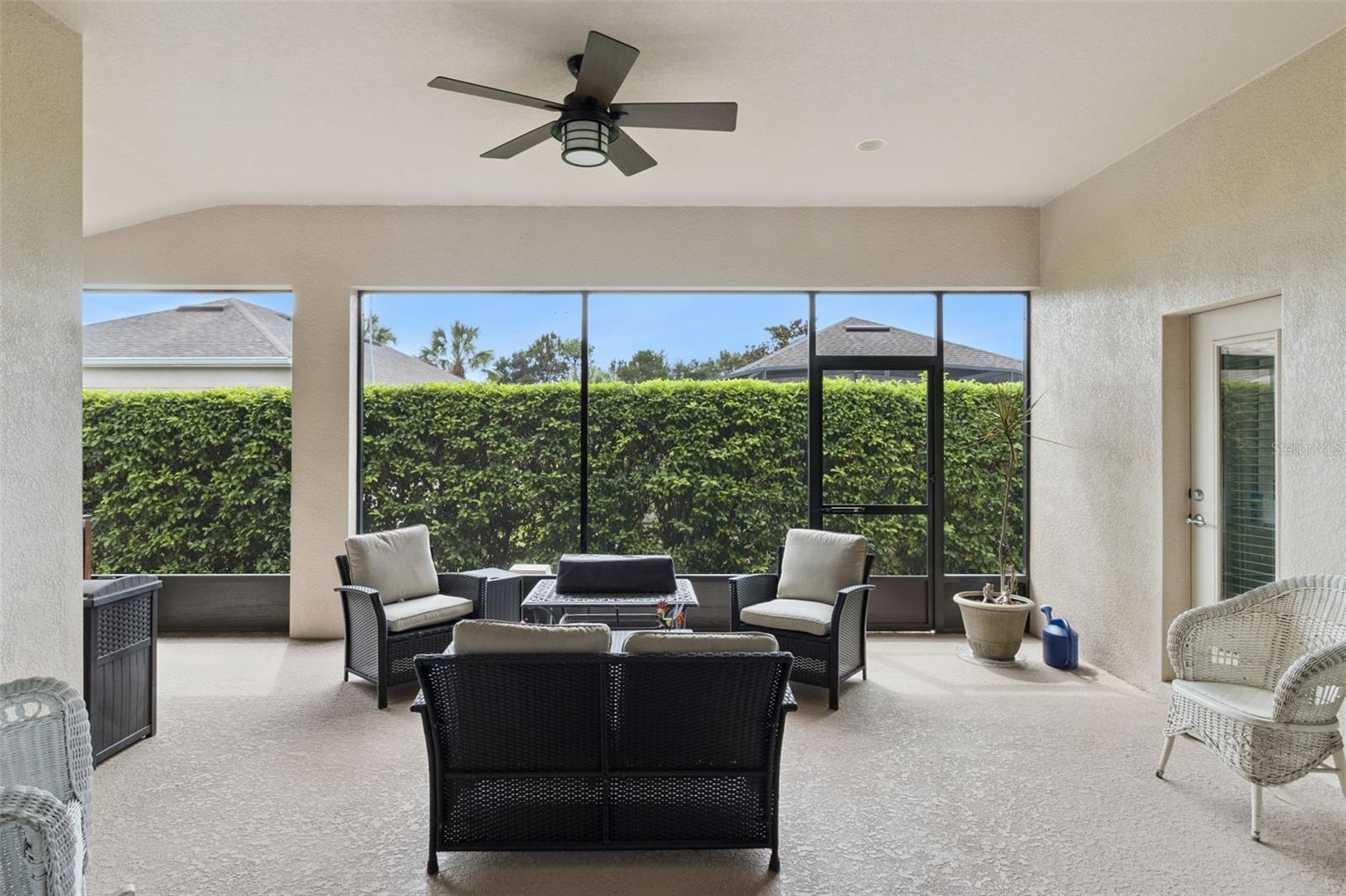 533 ARENA DR