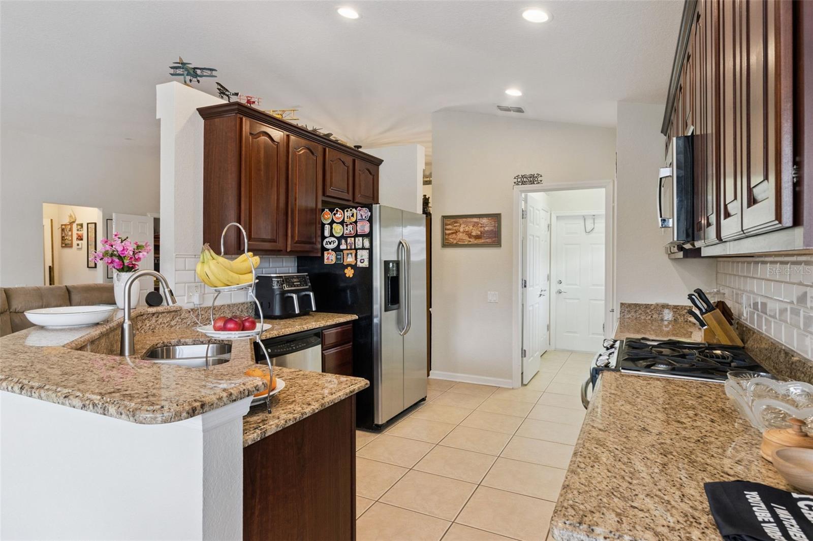 533 ARENA DR