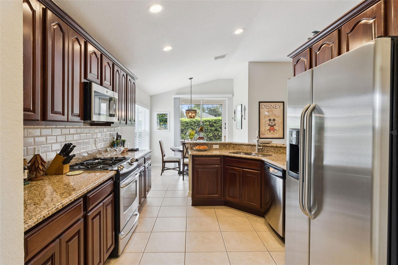 533 ARENA DR