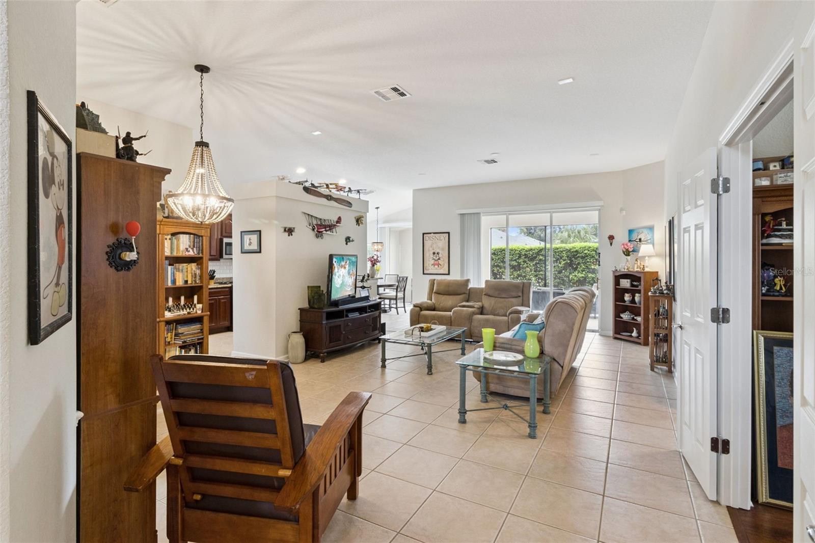 533 ARENA DR