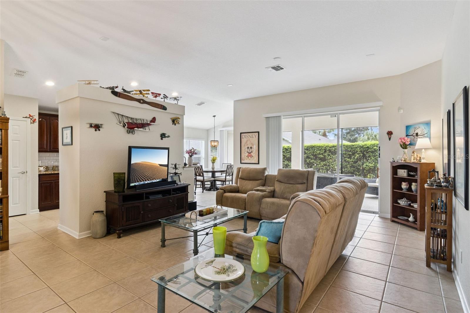 533 ARENA DR