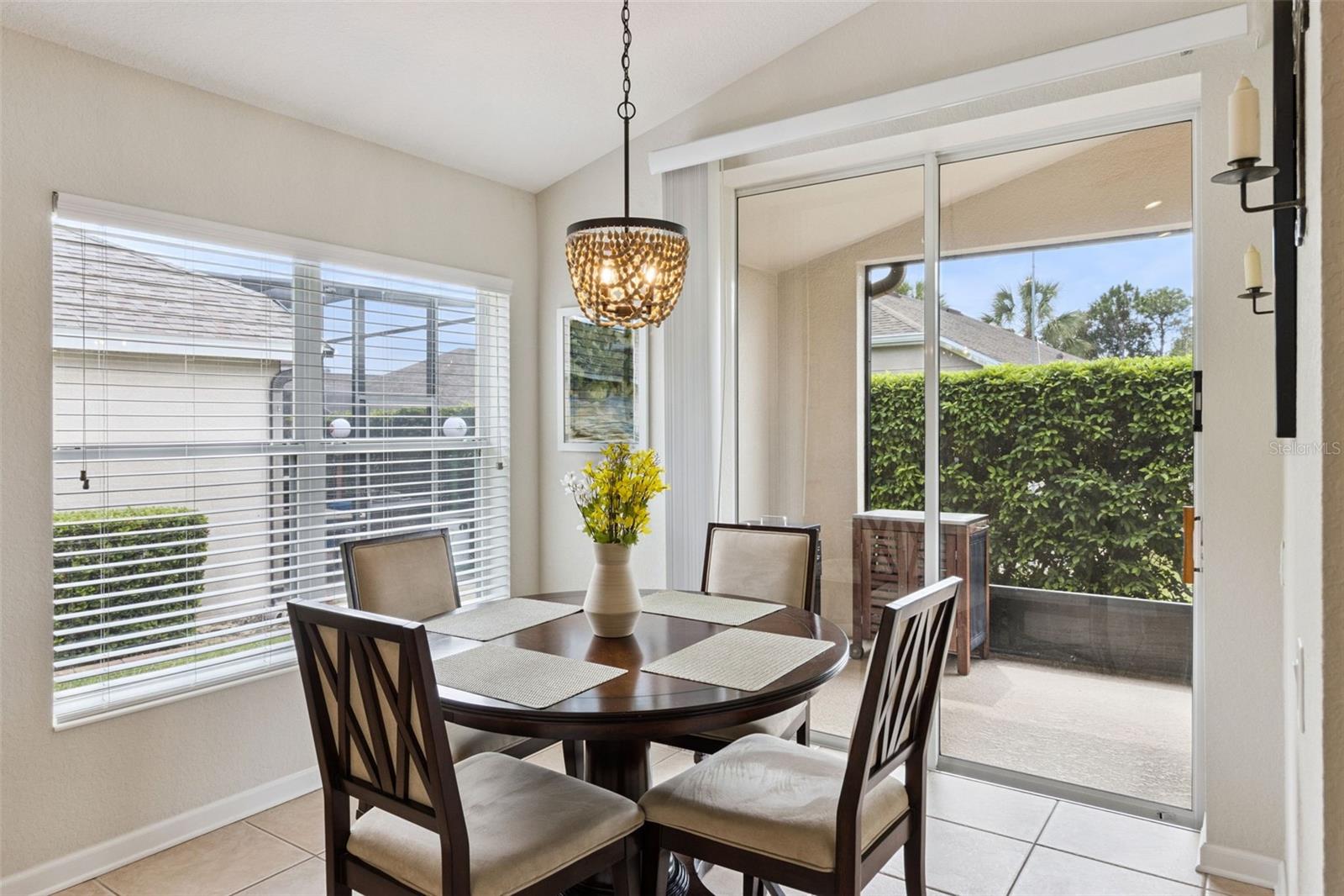 533 ARENA DR