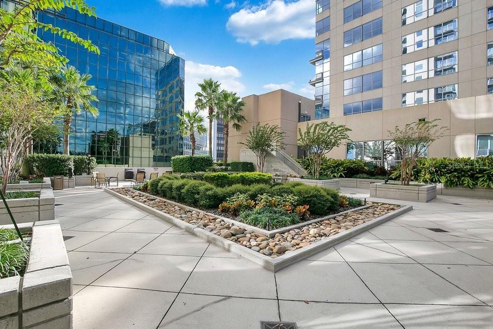 155 S COURT AVE #1102