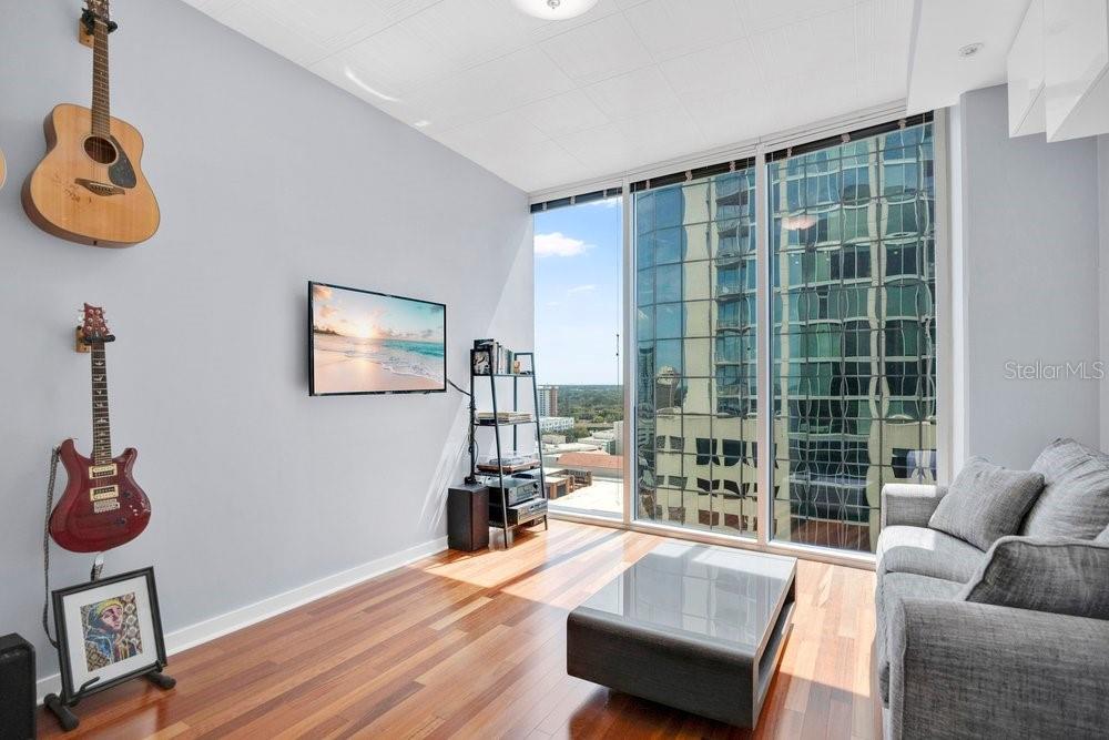 155 S COURT AVE #1102