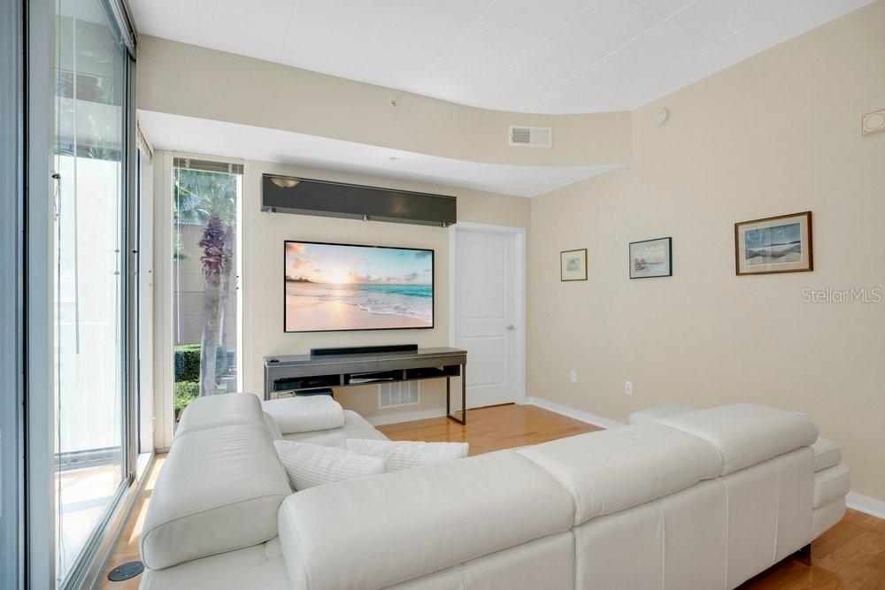 155 S COURT AVE #1102