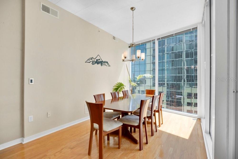 155 S COURT AVE #1102