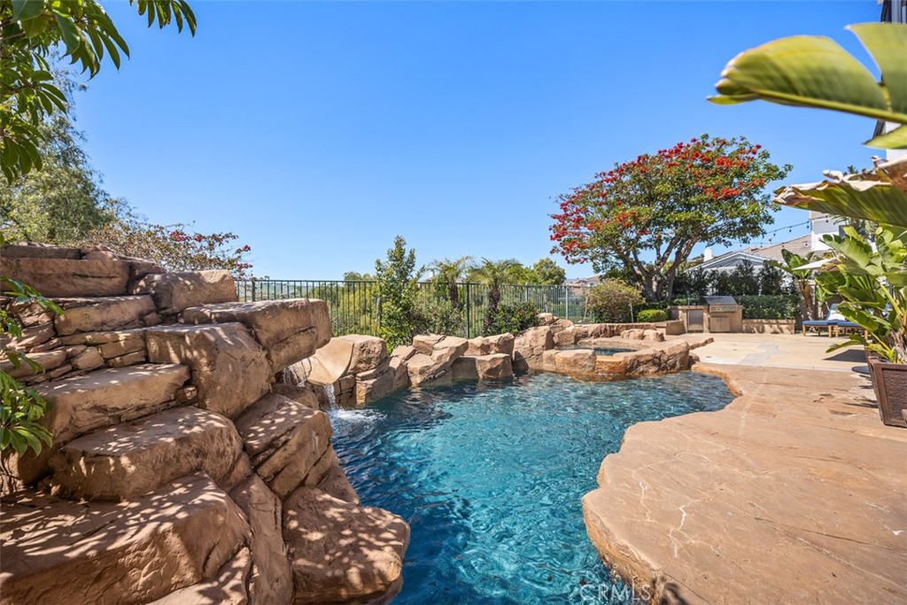7 Rosana Way