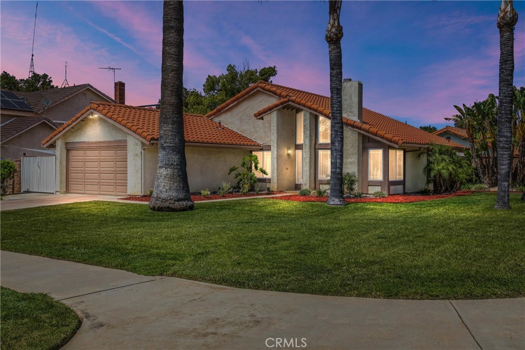 121 Lakeside Avenue
