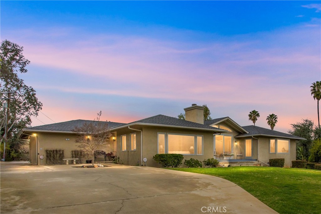445 W Sunset Drive