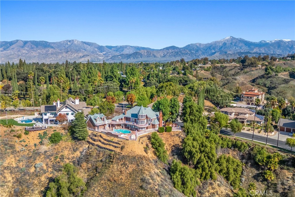 1608 Smiley Ridge