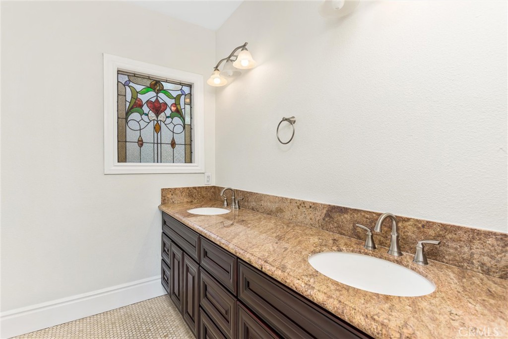 1608 Smiley Ridge