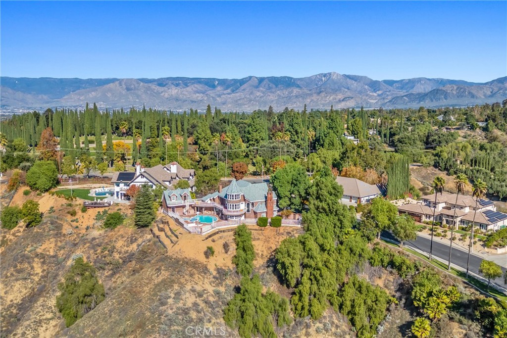 1608 Smiley Ridge