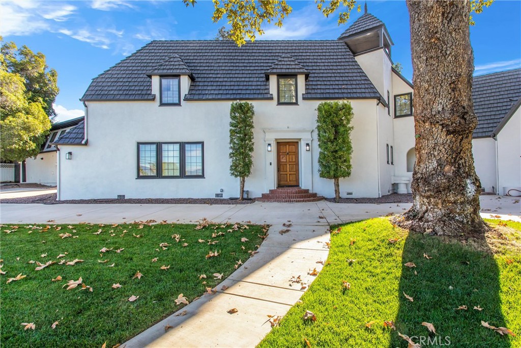 745 W Sunset Drive