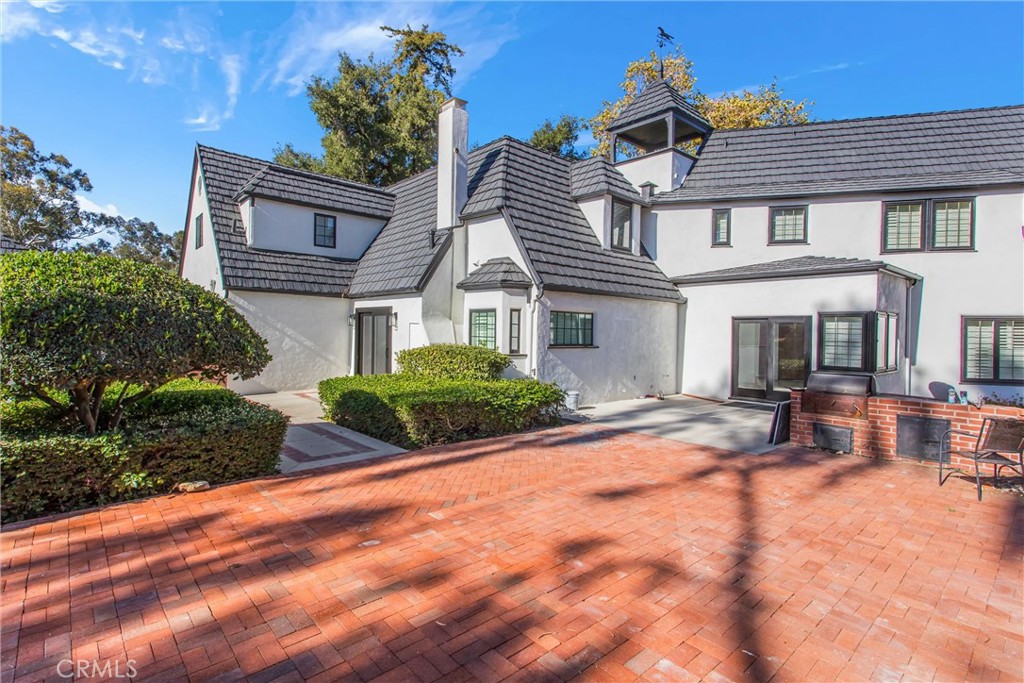 745 W Sunset Drive