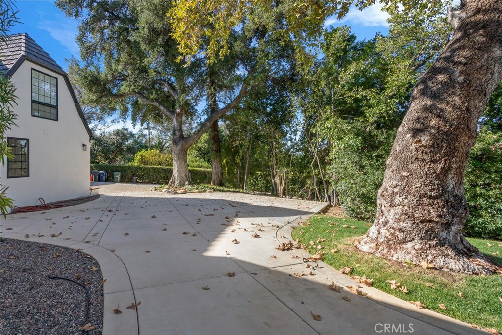 745 W Sunset Drive
